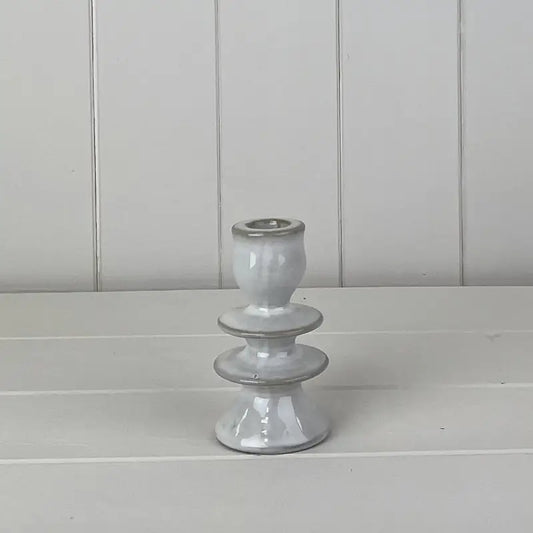 Glassert keramisk lysestake – Teksturert detalj (6,3 x 6,3 x 11,2 cm)