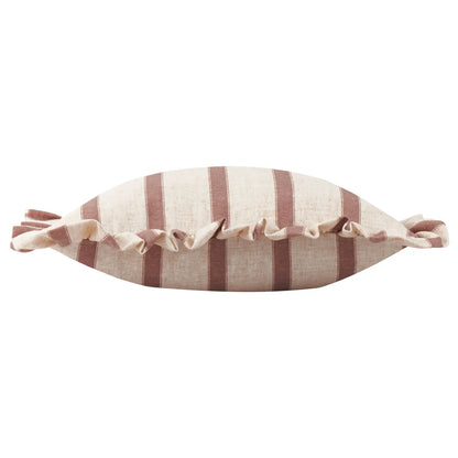 Connie pyntepute med striper og volangkant – 45 x 45 cm