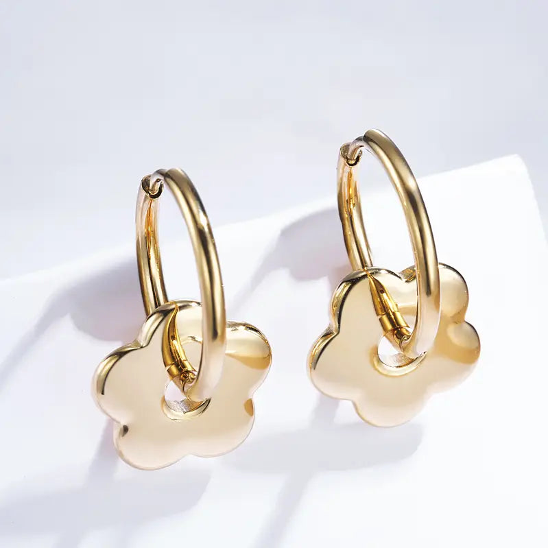 Øredobber med Blomst i Gull