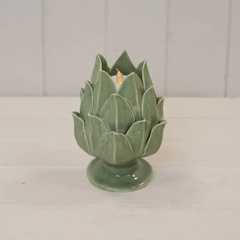 Lysestake med artisjokkdesign