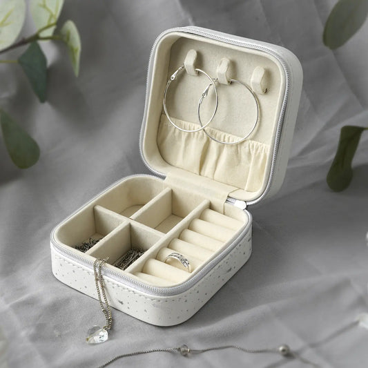 Hvit Smykkeboks – Kvadratisk med Shooting Star-design