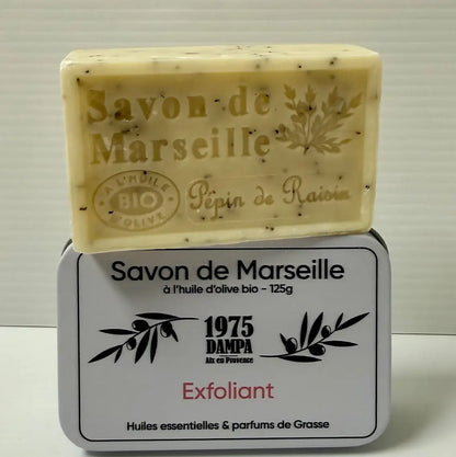 Eksfolierende Marseille Såpe med Druekjerne – 125 g – i Metallboks