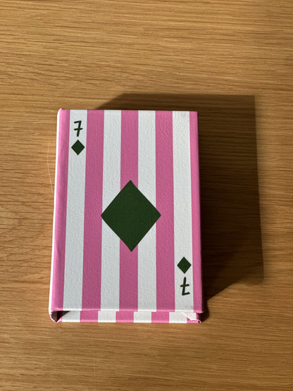 Oppbevaringsbok – Seven of Diamonds