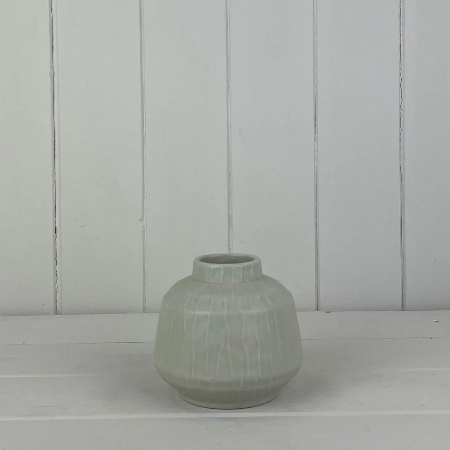 Glasert pistasjgrønn vase